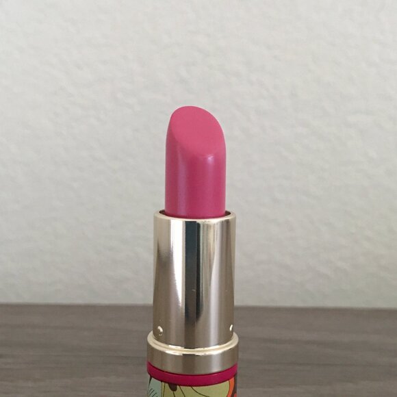 Estee Lauder Lipstick in Pink Obsession - Picture 3 of 7